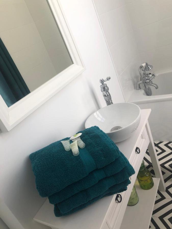 Bed and Breakfast Aux Remparts De Montreuil Montreuil  Esterno foto