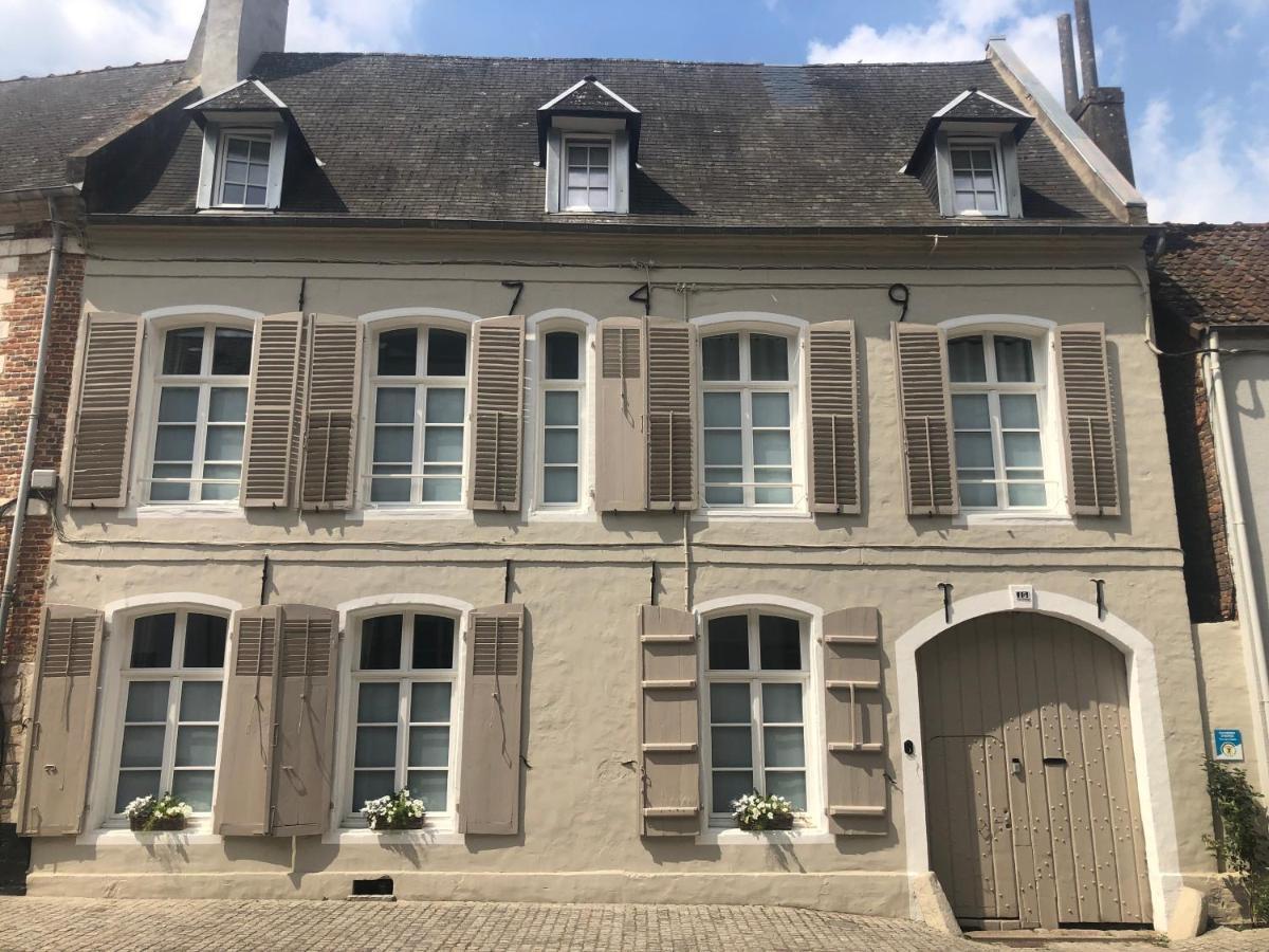 Bed and Breakfast Aux Remparts De Montreuil Montreuil  Esterno foto