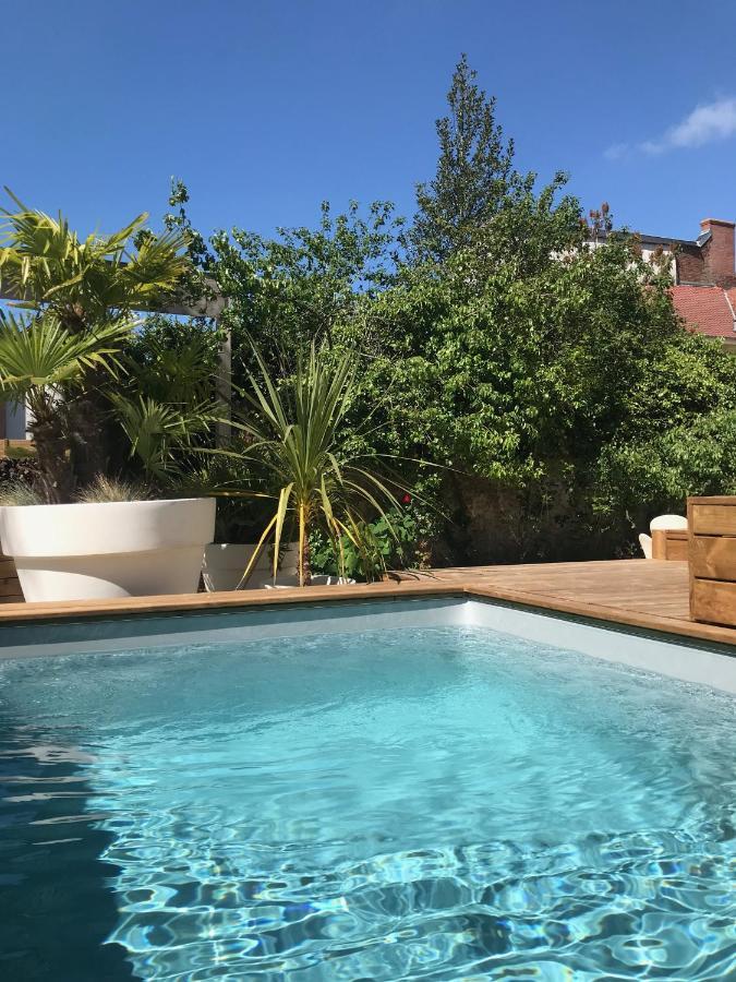 Bed and Breakfast Aux Remparts De Montreuil Montreuil  Esterno foto